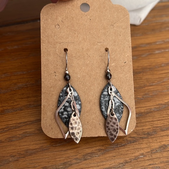 Silver Forest Earrings-Layered Black, Gray, Silver Hammered Textured Metal- NWOT - Picture 2 of 4